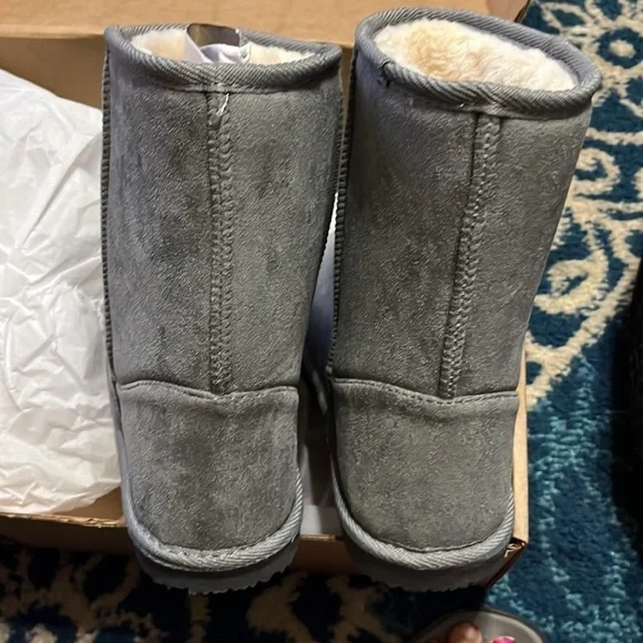 New in box Women's Shorty-New Mid Calf Winter Snow Boots 9.5 Gray - Picture 7 of 7
